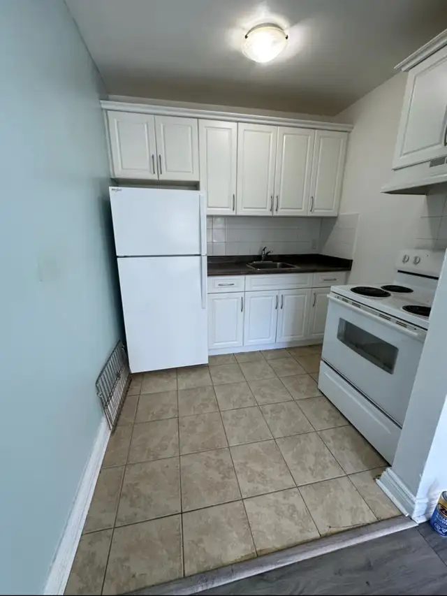 Bachelor - $1495 - 1 MONTH FREE - Photo 6