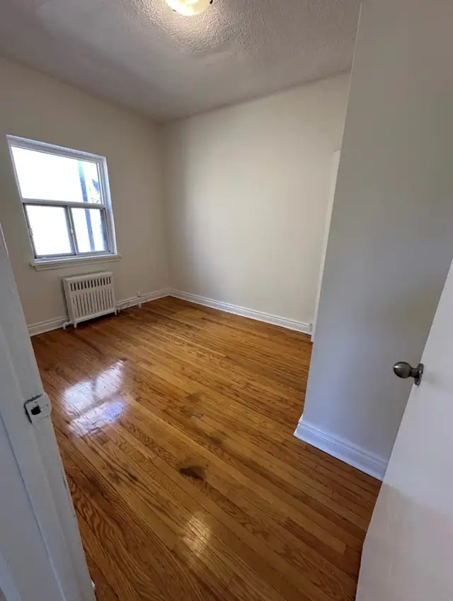 Bachelor - $1495 - 1 MONTH FREE - Photo 12