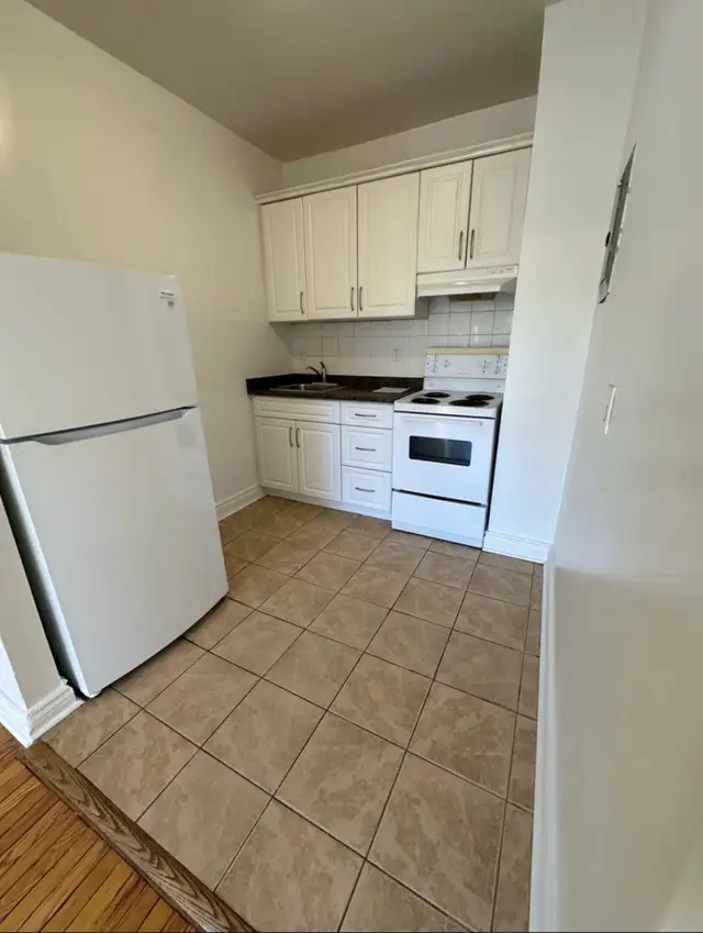 Bachelor - $1495 - 1 MONTH FREE - Photo 13