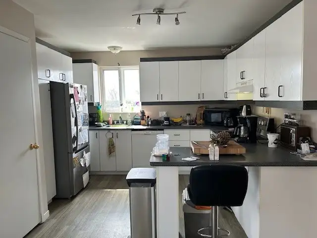 6 1/2 sur 2 étages beauport - Photo 4