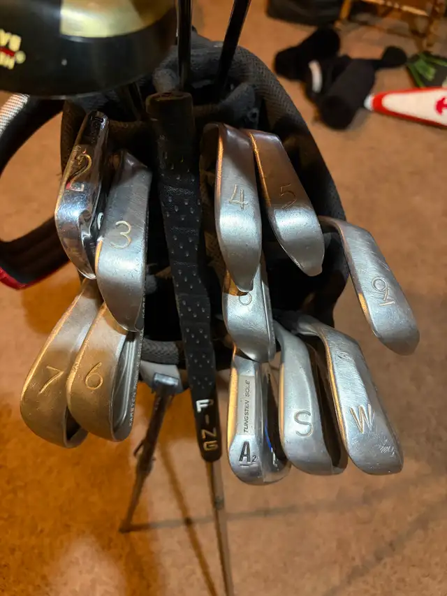 Ping eye-2 golf clubs. Black dot, irons, woods and bag. - Photo 6