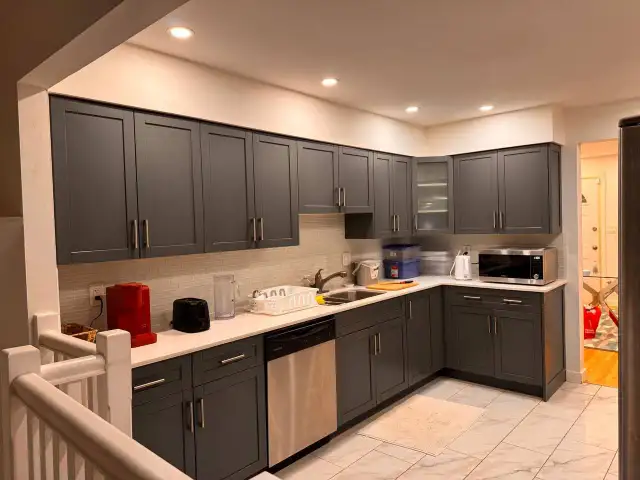 Pribate Room - Shared Bath - Photo 8