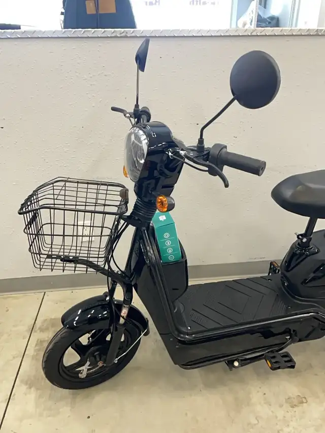 New 2025 IREV 48V Electric Scooter sold UNRESERVED APRIL 30 - Photo 6
