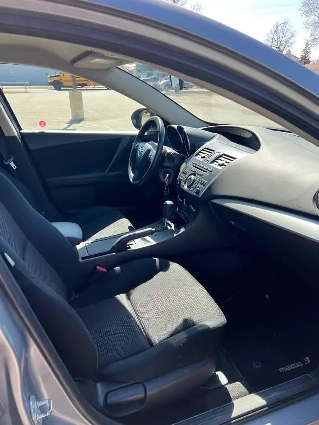 2012 Mazda 3 - Photo 10