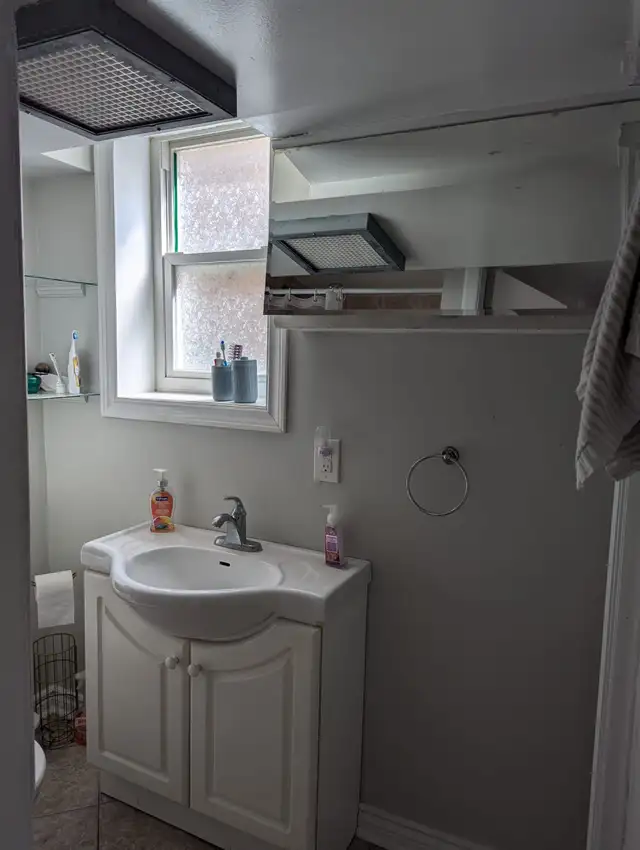 1 Bedroom Available in Basement – Warden & Sheppard Area - Photo 4