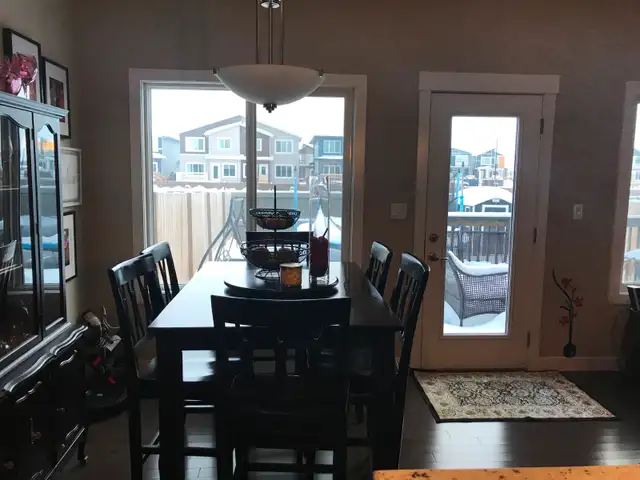 Modern 3-Bedroom Duplex w/ Double Garage in Keswick (Windermere) - Photo 2