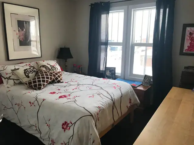 Modern 3-Bedroom Duplex w/ Double Garage in Keswick (Windermere) - Photo 4