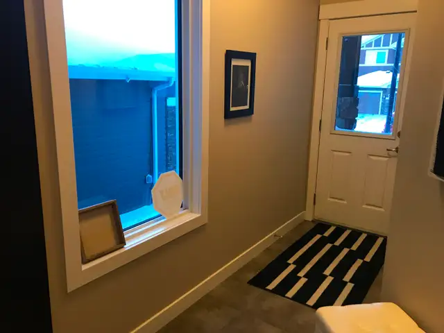 Modern 3-Bedroom Duplex w/ Double Garage in Keswick (Windermere) - Photo 6