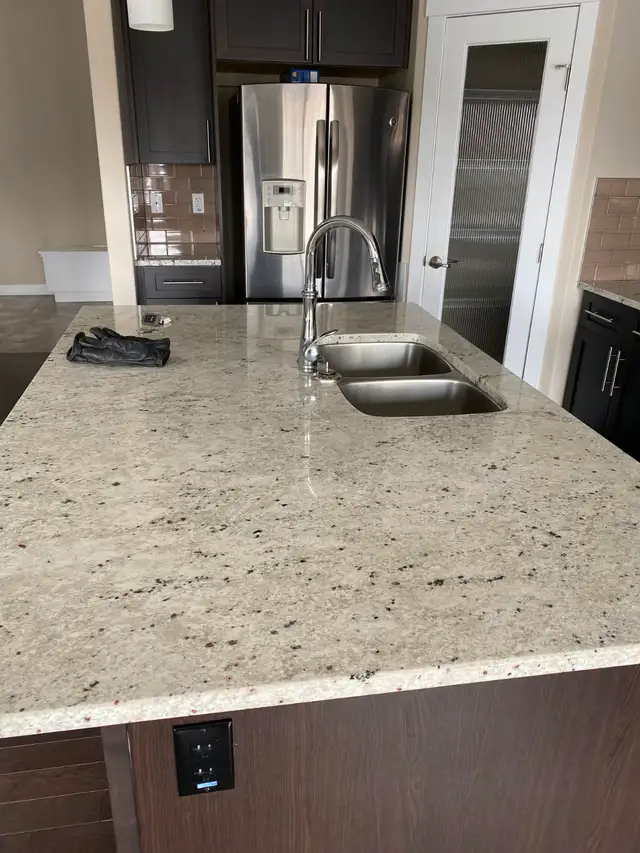 Modern 3-Bedroom Duplex w/ Double Garage in Keswick (Windermere) - Photo 8