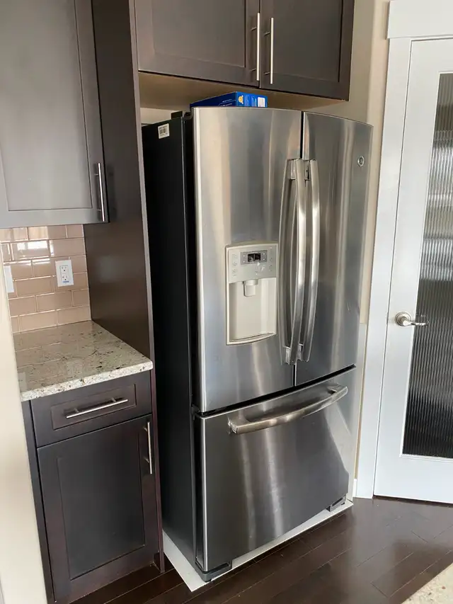 Modern 3-Bedroom Duplex w/ Double Garage in Keswick (Windermere) - Photo 9