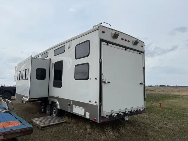 2008 Keystone Raptor Toy Hauler - Photo 3