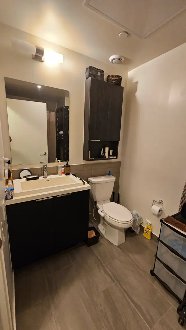 Immaculate 2 Bed / 2 Full Bath Condo with Large private terrace - Photo 2