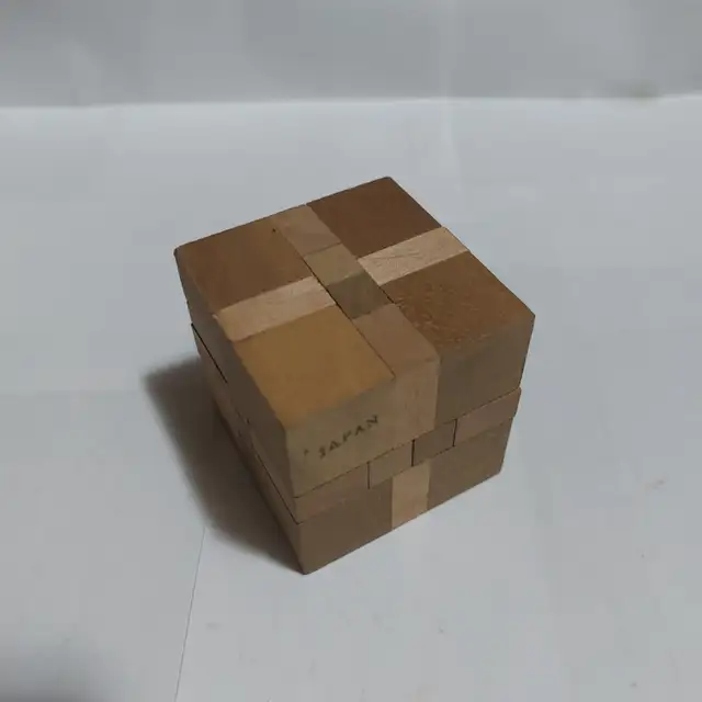 Wooden Burr Puzzle - Photo 2