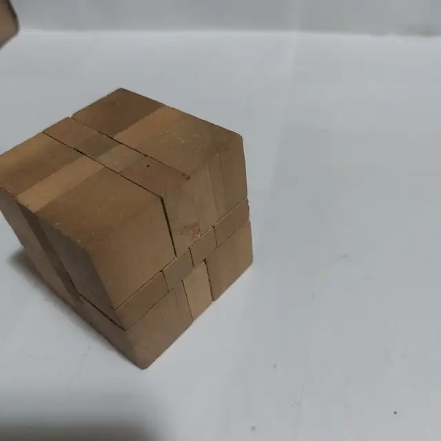 Wooden Burr Puzzle - Photo 3