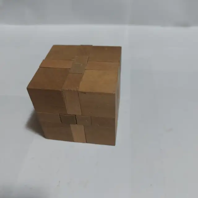 Wooden Burr Puzzle - Photo 4