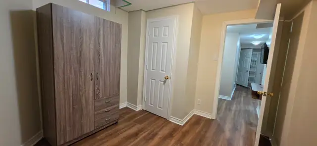 PRIME LOCATION! ✨ FURNISHED 1-BED BASEMENT APARTMENT - Photo 5