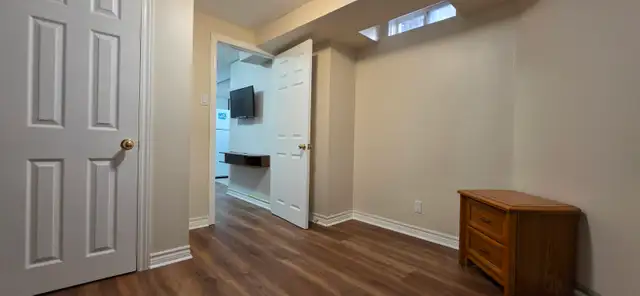 PRIME LOCATION! ✨ FURNISHED 1-BED BASEMENT APARTMENT - Photo 6