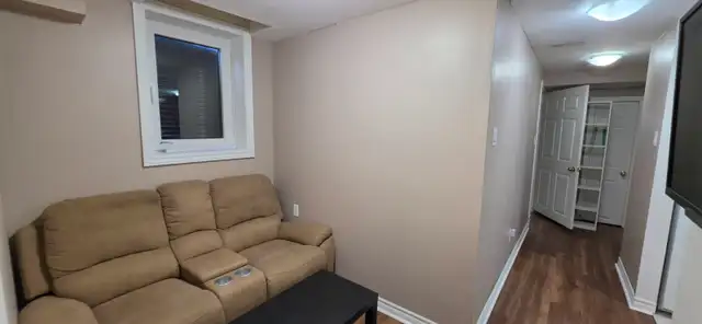PRIME LOCATION! ✨ FURNISHED 1-BED BASEMENT APARTMENT - Photo 8