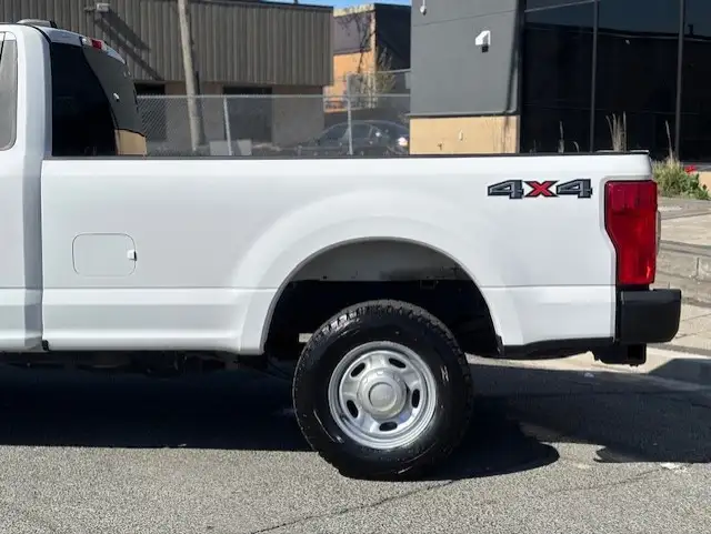 2020 Ford Super Duty F-250 SRW XL 4WD REGULAR CAB 8' LONG BOX CA - Photo 3