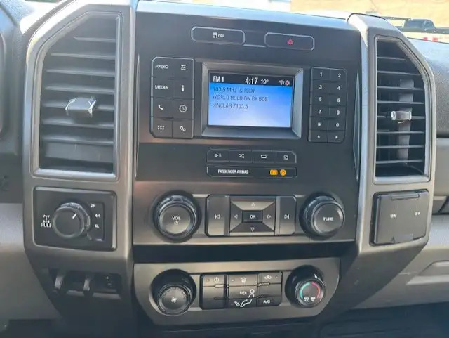 2020 Ford Super Duty F-250 SRW XL 4WD REGULAR CAB 8' LONG BOX CA - Photo 16