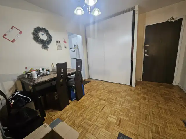 PRIVATE ROOM AVAILABLE-UPPER FLOOR-( St. Clair & Brimley)- 850 - Photo 4