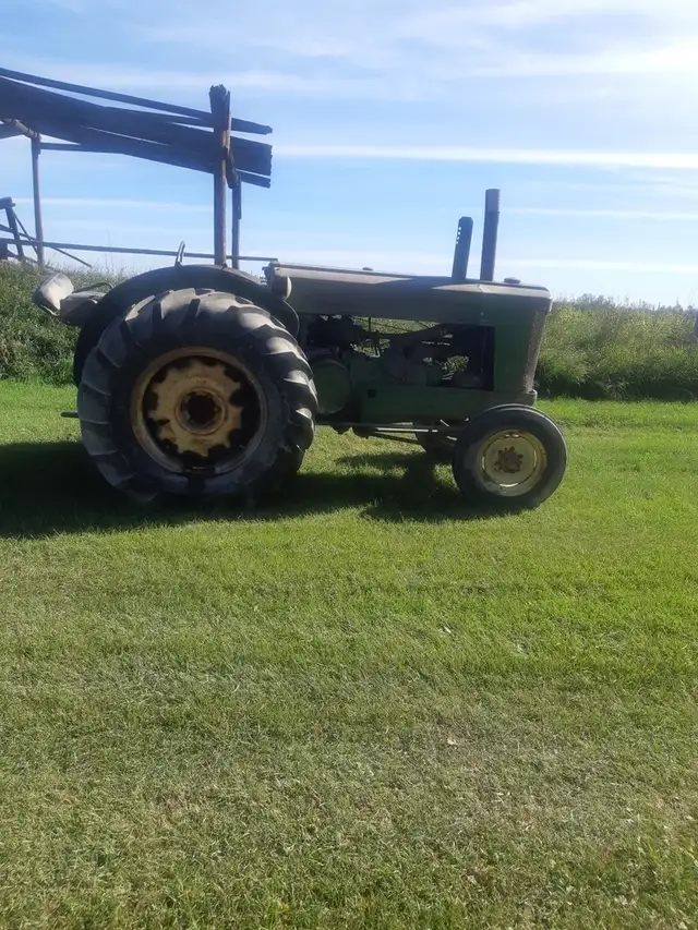 AR John Deere Tractor
