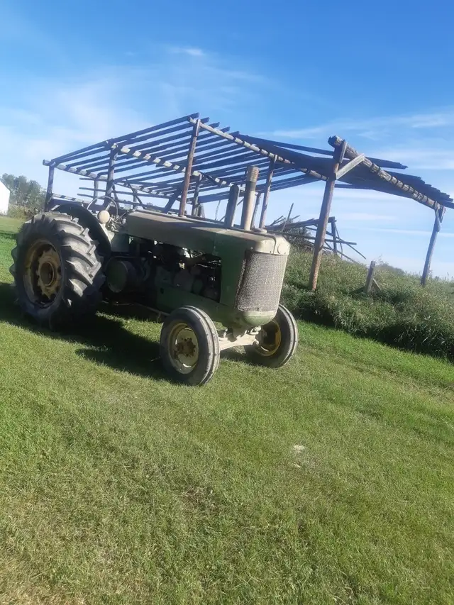 AR John Deere Tractor - Photo 2