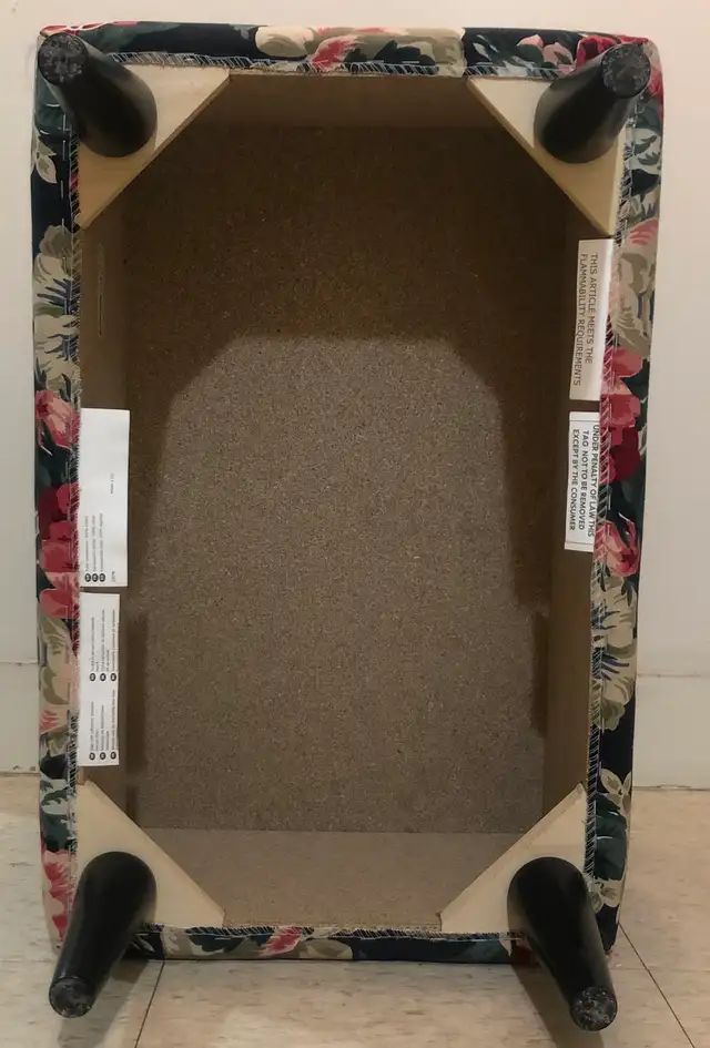 Entryway Bench $10 - Photo 5