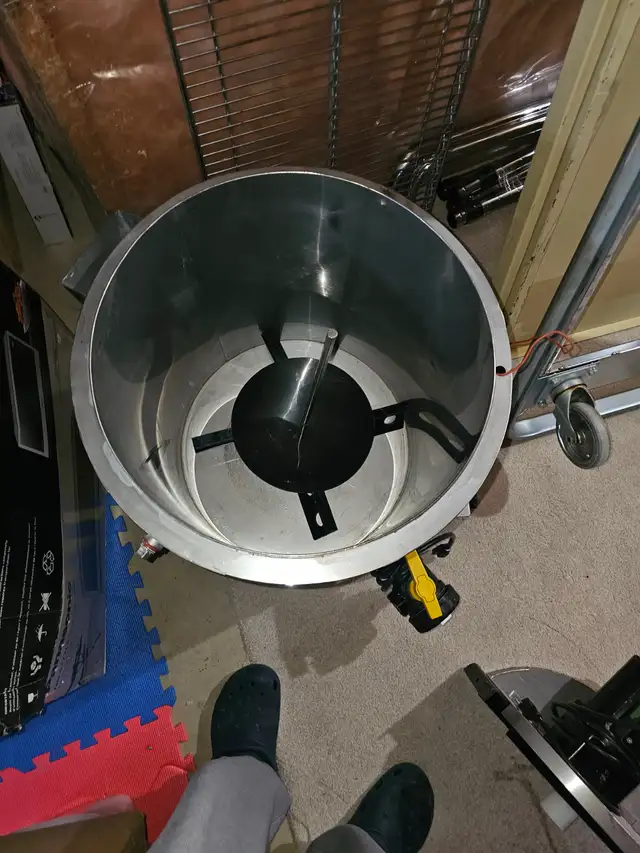 Jacketed Stainless Steel Tank for Soap/Cosmetics/Candles - Photo 2