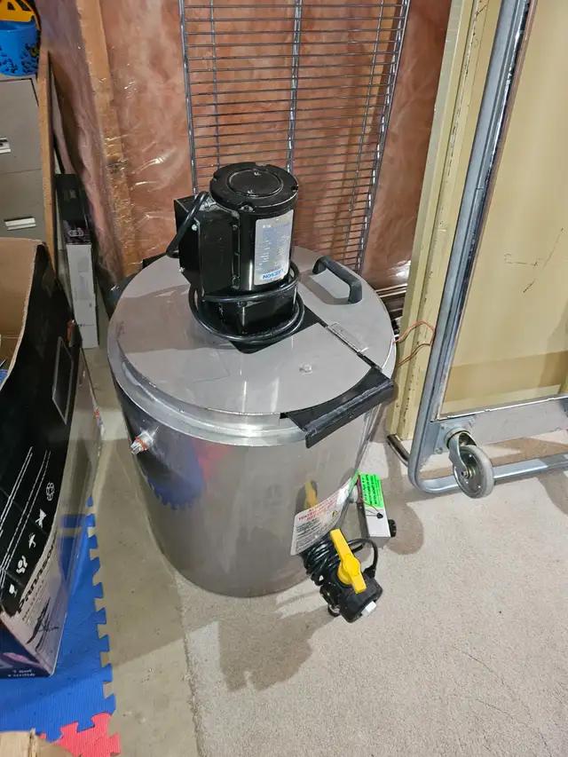 Jacketed Stainless Steel Tank for Soap/Cosmetics/Candles - Photo 4