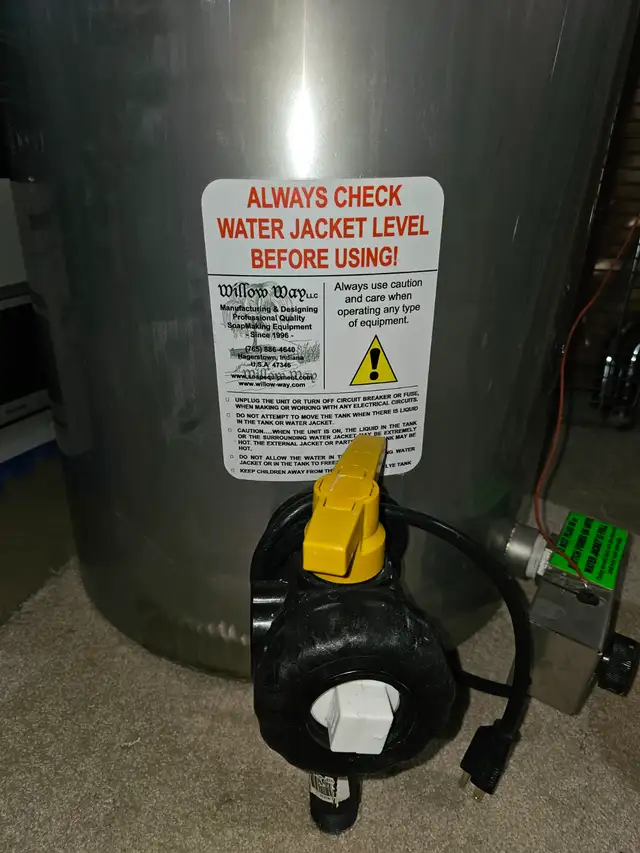 Jacketed Stainless Steel Tank for Soap/Cosmetics/Candles - Photo 6