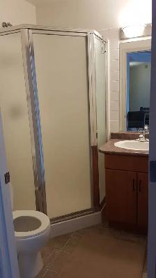 2 bedroom 2 bathroom condo for rent in University Plaza - Photo 8