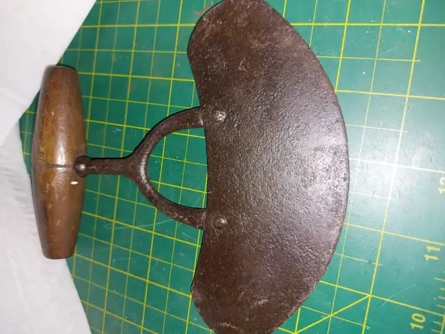 Vintage Crescent-shaped chopper