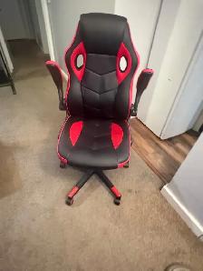 Free delivery used like new Ergonomic Gaming Chair Black & Red - Photo 8