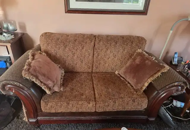 Free Love Seat