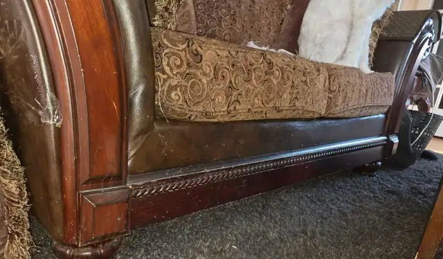 Free Love Seat - Photo 2