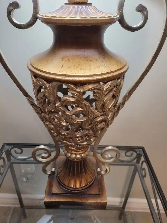 Traditional, Beautiful, Tall Table Lamp - Excellent Condition ! - Photo 5