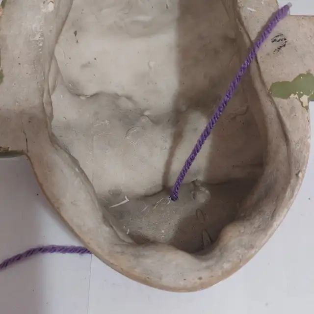 Chalkware string holder - Photo 2