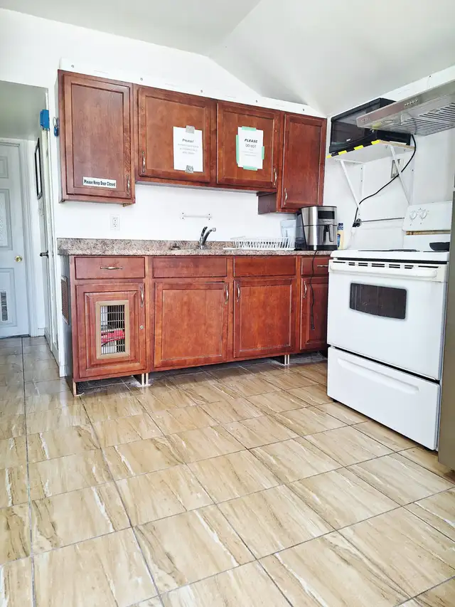 May 1-Sunny Rm All Inclusive-Near Terminal-Short or Long Lease - Photo 6