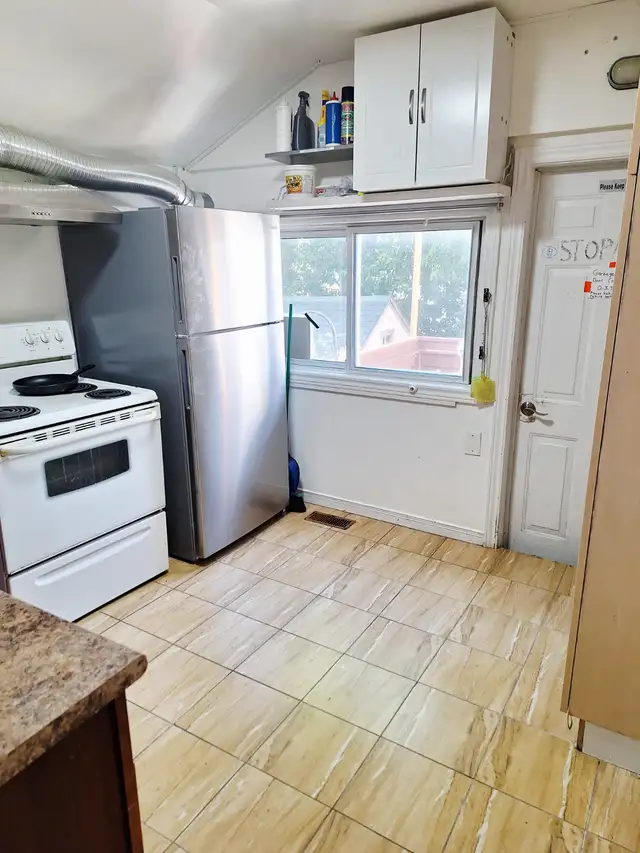 May 1-Sunny Rm All Inclusive-Near Terminal-Short or Long Lease - Photo 7