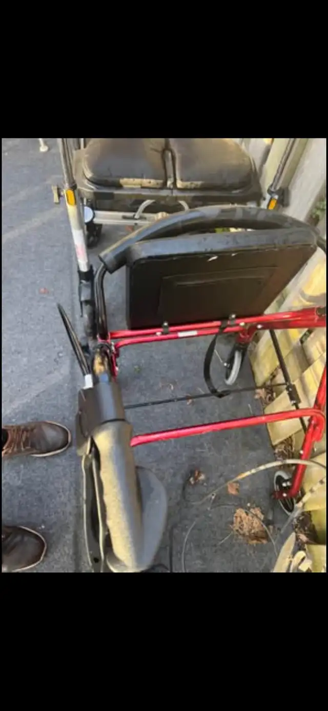 walkers. like new. $30 each. - Photo 3