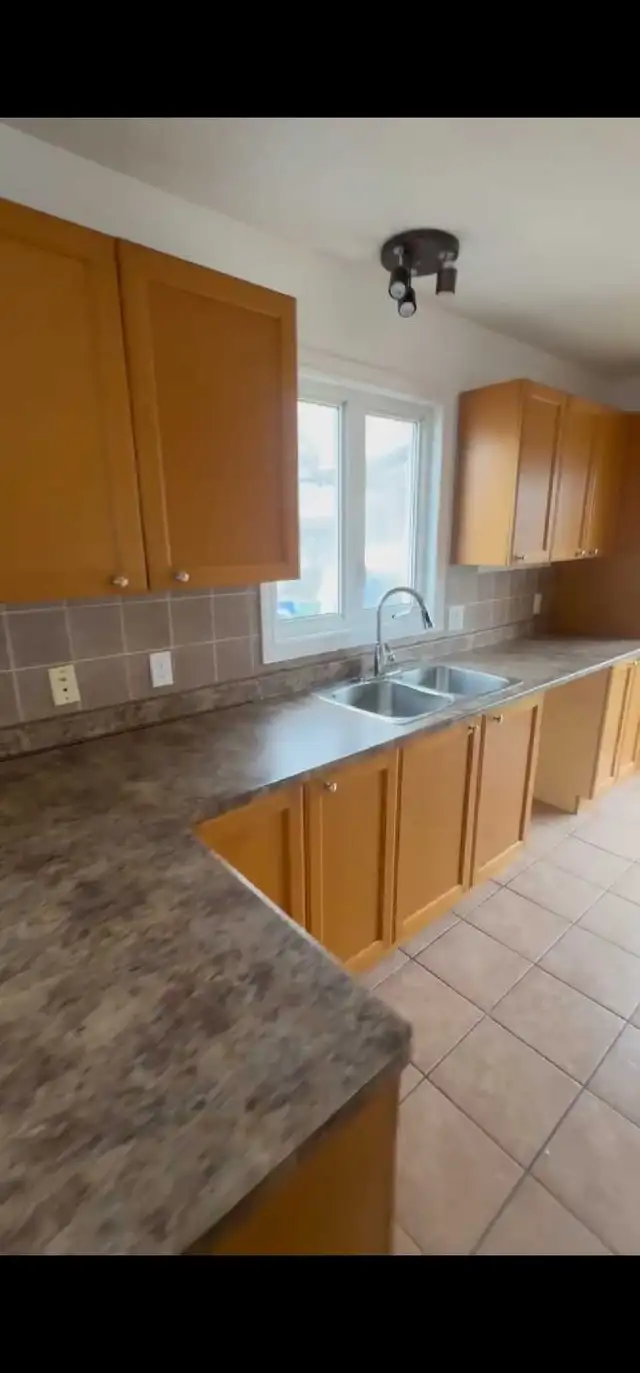 Grand et beau 4½ à louer - Photo 3