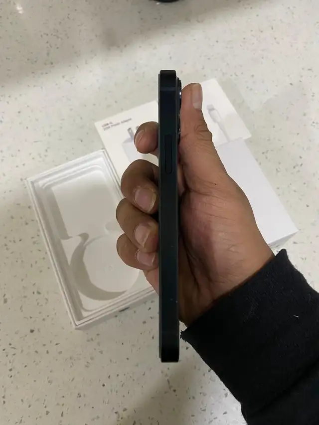 iPhone 13 mini 128gb Airpods/Charger/Delivery - Photo 4