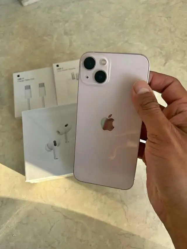 Iphone 13 mini 128 Gb (lense changed and scuffs) Airpods Pkg