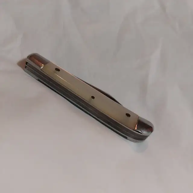 Pocket Knife - Photo 2