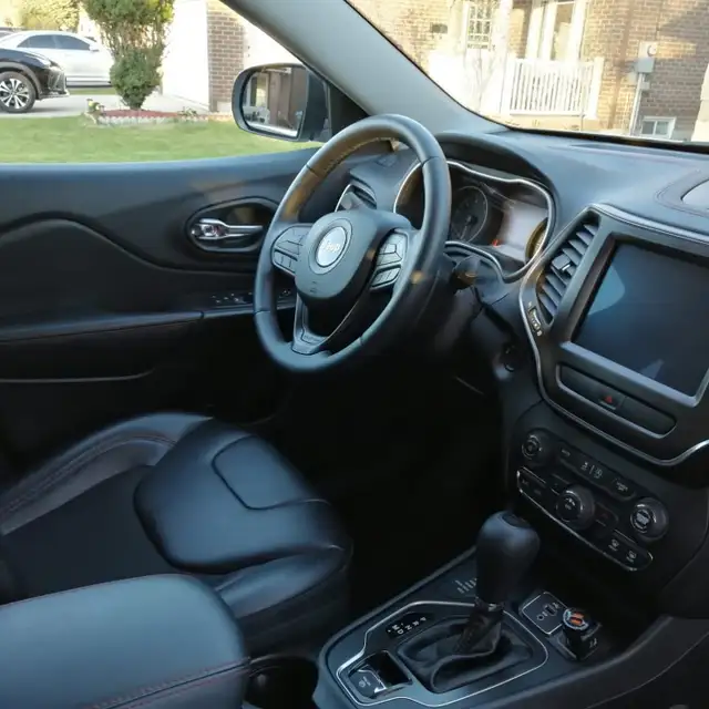 Tired of driving a dirty car? Let us bring the shine to you! - Photo 8