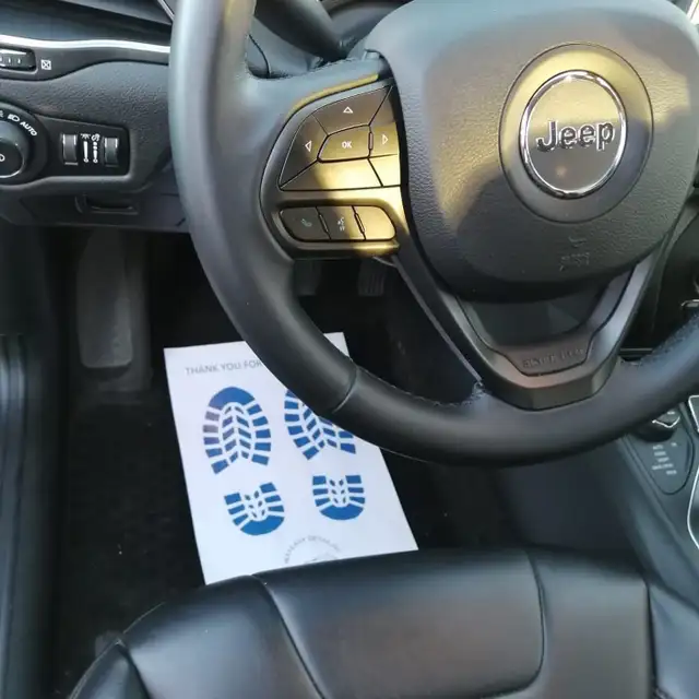 Tired of driving a dirty car? Let us bring the shine to you! - Photo 10