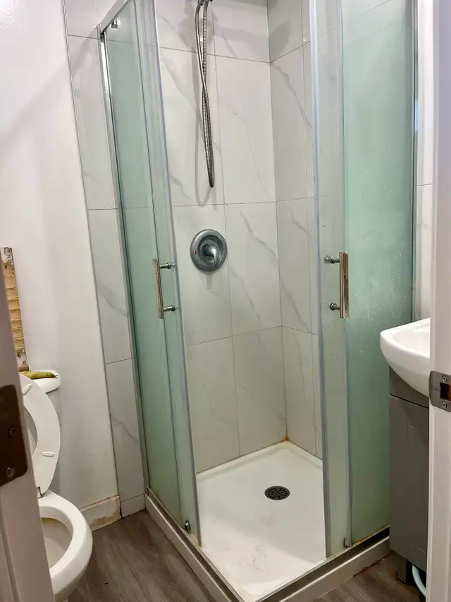 Room for Rent in Dalhousie, convenient location! - Photo 5