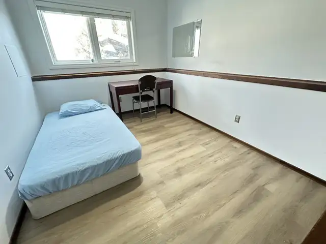 Great Location, Nice Furnished room close to U of R for Rent - Photo 4