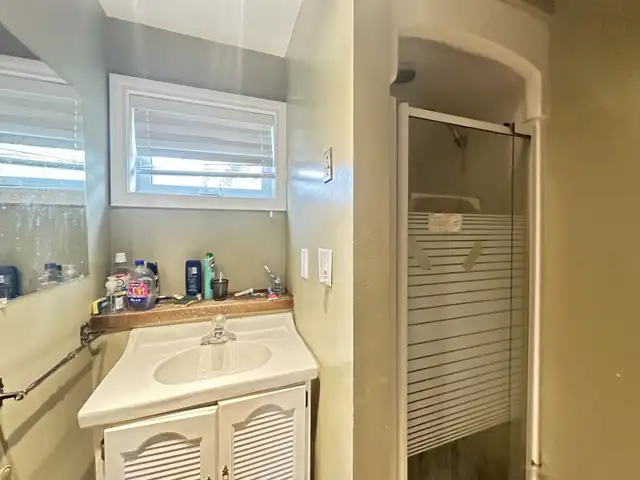 Great Location, Nice Furnished room close to U of R for Rent - Photo 5